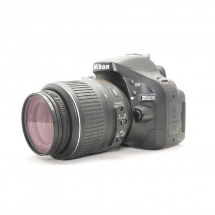 Used Nikon D5200 DSLR with 18-55mm lens