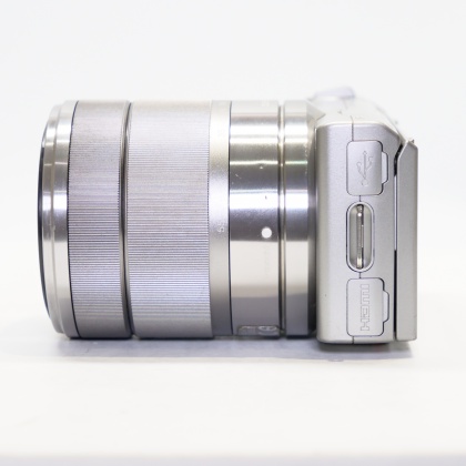 Used Sony Nex-5 Mirrorless camera with 18-55mm lens