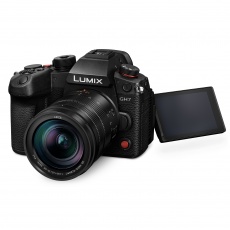 Panasonic Lumix DC-GH7 mirrorless camera body with 12-60mm f3.5-5.6 lens
