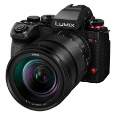 Panasonic Lumix S1RII Mirrorless Camera with 24-105 lens