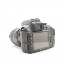 Used Nikon D3300 DLSR with 18-55mm lens